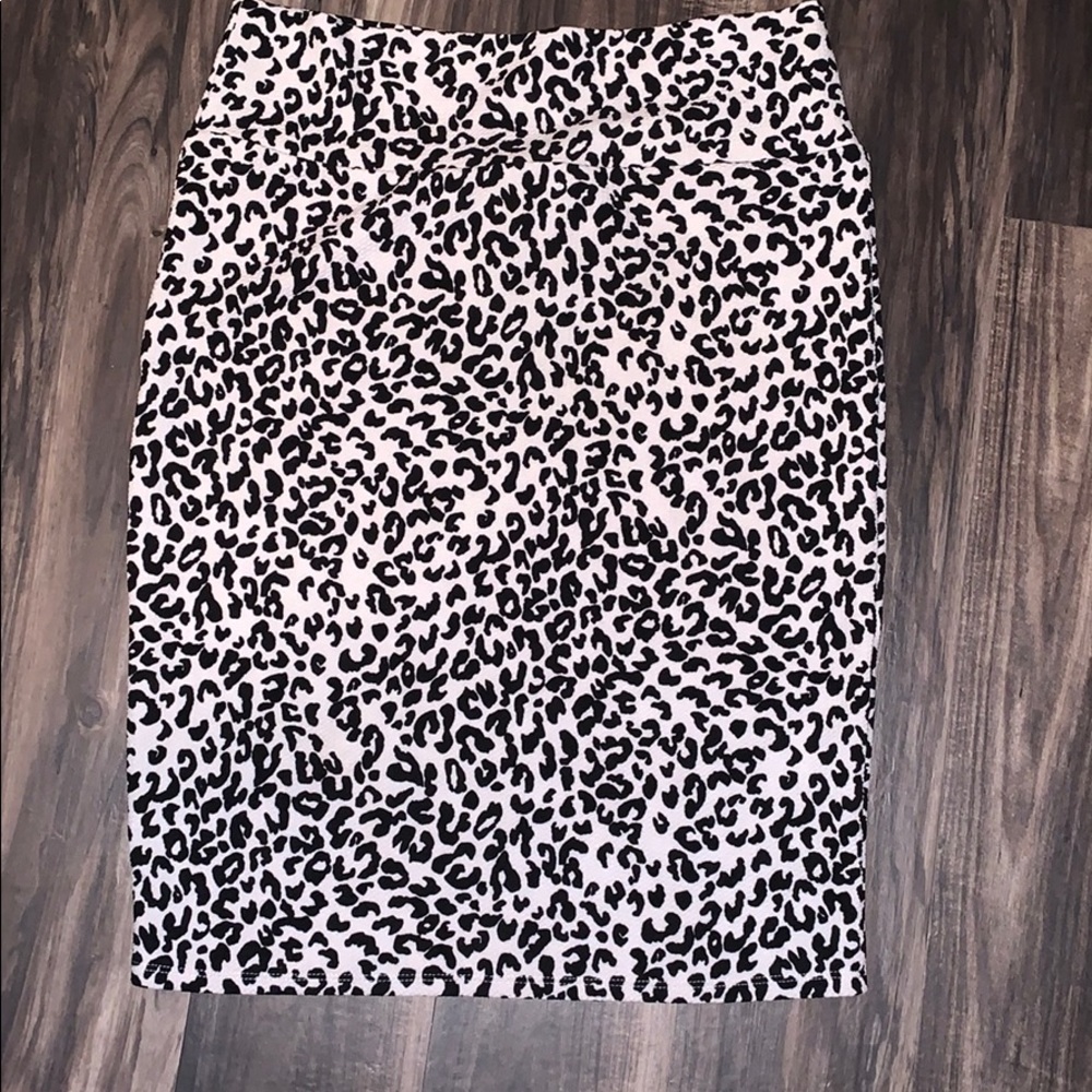 **Lularoe Cassie! Cheetah print **